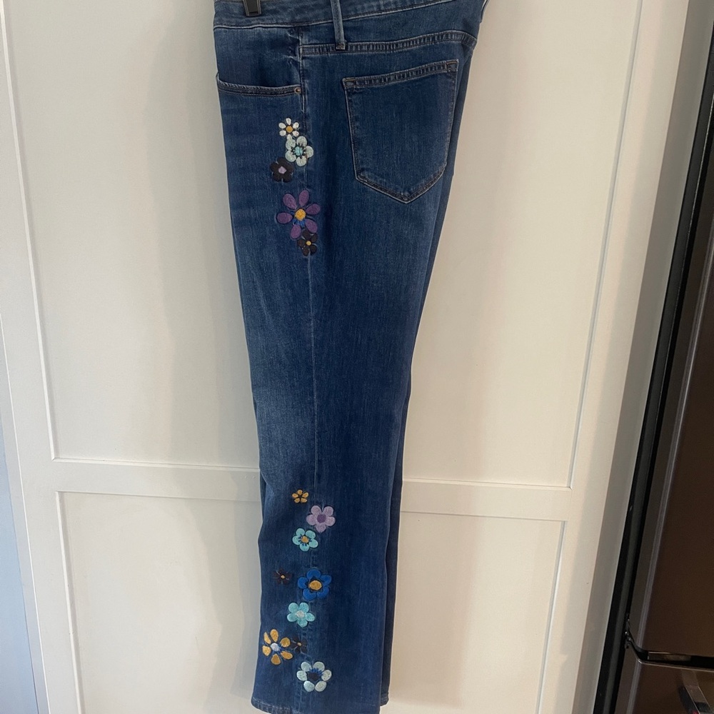 Blue Boot Cut Jeans with Floral Embroidery - Picture 5 of 7